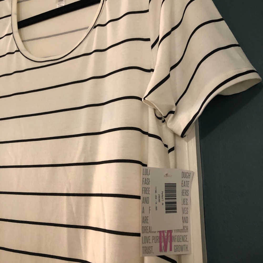 NWT LuLaRoe Perfect T black and white, sz M (m-xl)